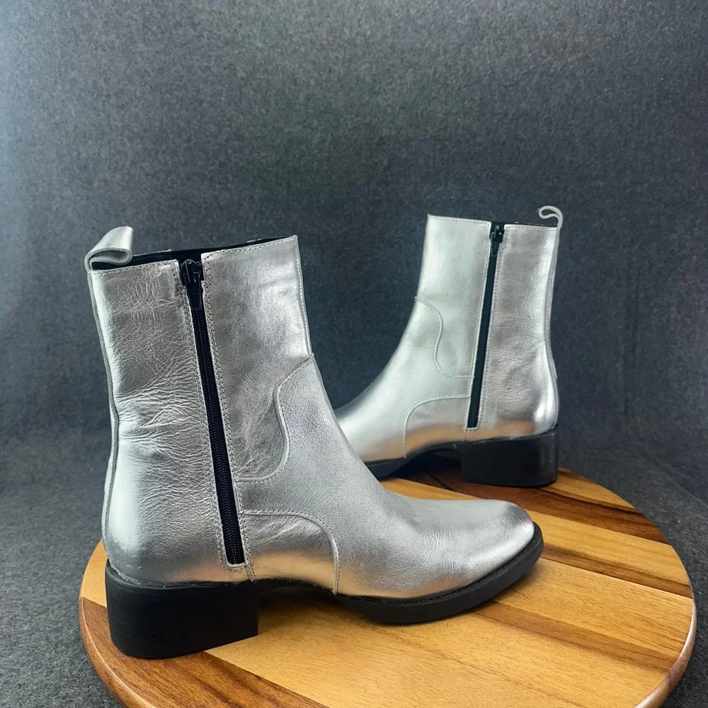 dingo silver metallic